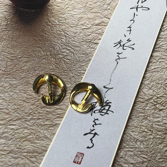 Vintage Goldette Designer Gold Tone Swirl Clip On Earrings - Picture 3 of 7